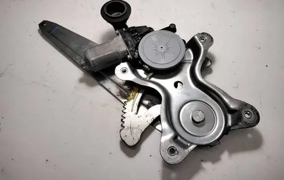 Lexus IS 220D-250-350 Rear door window regulator motor 8572058010 0620401770