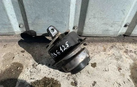 BMW X5 E70 Engine mount bracket P679301601