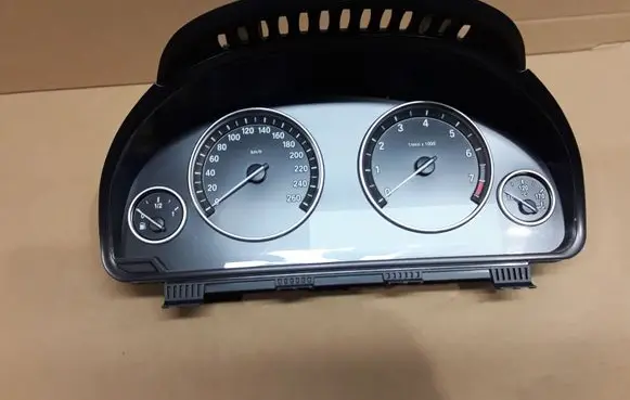 BMW 5 F10 F11 Speedometer (instrument cluster) 9249339