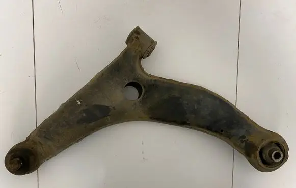 Mitsubishi Grandis Front lower control arm/wishbone MR594325 4013A235