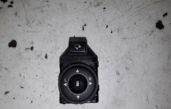 KIA Venga Wing mirror switch 457480