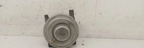 Volkswagen Polo IV 9N3 EGR valve 045131501k