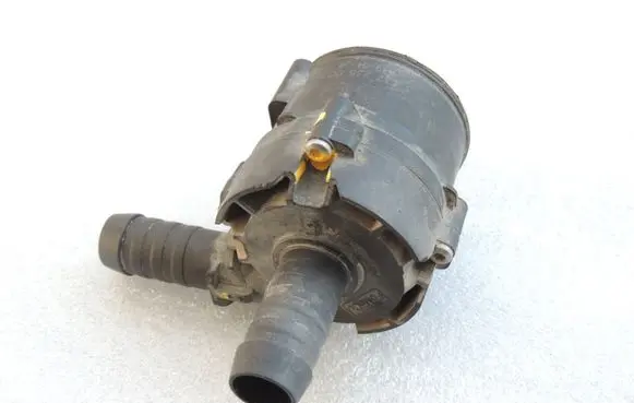 Ford Ranger Water pump 2212847 JB3G18D473AA