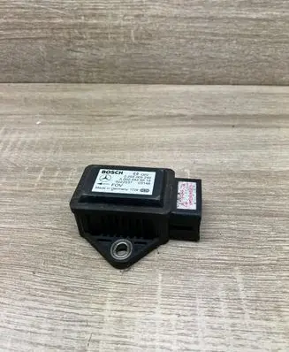 Mercedes-Benz E W210 ESP acceleration yaw rate sensor A0025426618 0265005246