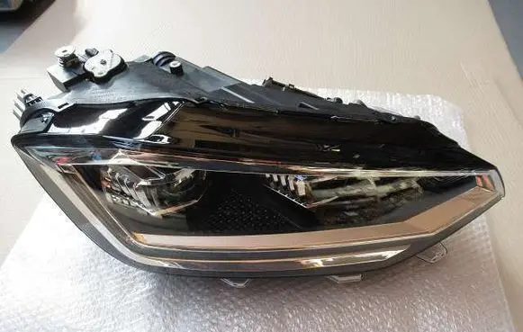 Volkswagen Golf Sportsvan Headlight/headlamp 90141147