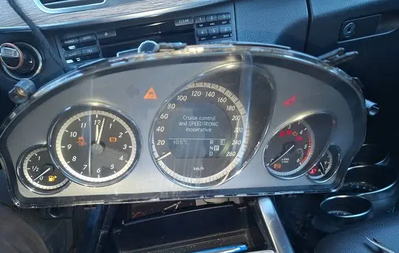 Mercedes-Benz E W212 Speedometer (instrument cluster) A2129001810 A2129012000 A2049024102