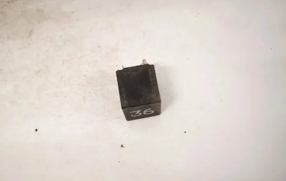 Volkswagen Golf III Other relay 3sb00488504 summer12v