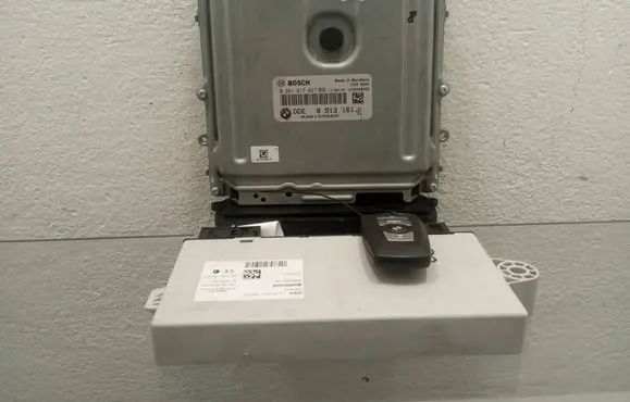 BMW 5 F10 F11 Engine control unit/module 8513161 0281017627 030155269
