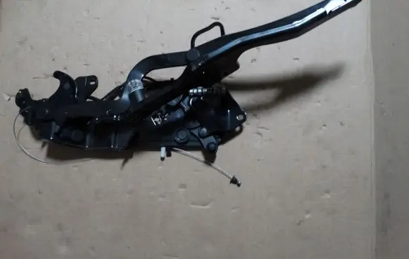 BMW 1 E82 E88 Tailgate strut 7174773