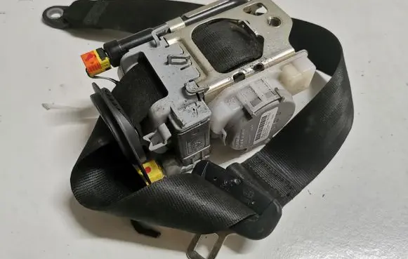 Audi Q7 4M Front seatbelt 4M0857705H