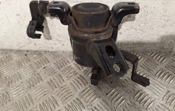Toyota Auris 150 Engine mount bracket 123050R020