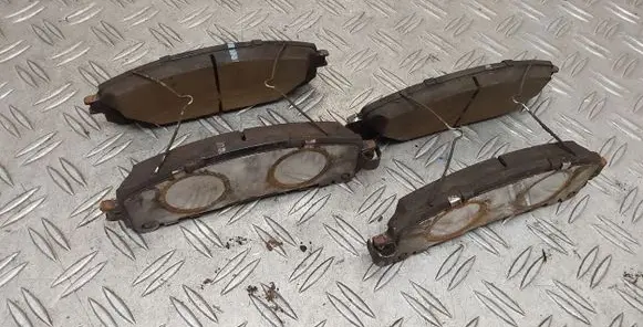 Toyota RAV 4 (XA40) Brake pads (front) 