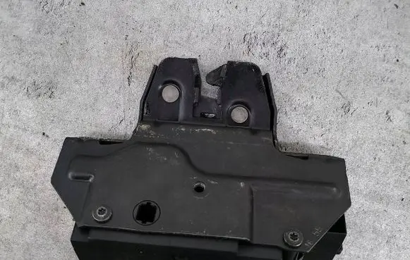 Opel Vectra C Tailgate lock latch 495072894