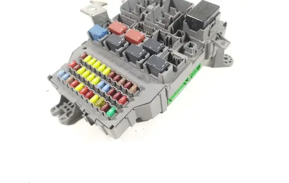 Honda Accord Fuse module 38200-SED-E21 SED-E21