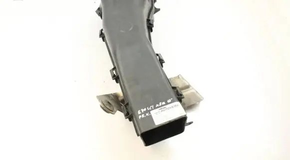 BMW X5M E70 Intercooler air channel guide 7205943 51717205943 7188835