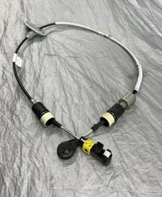 Volvo S60 Gear shift cable linkage 31492811