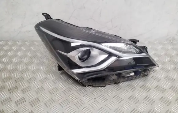 Toyota Yaris Headlight/headlamp