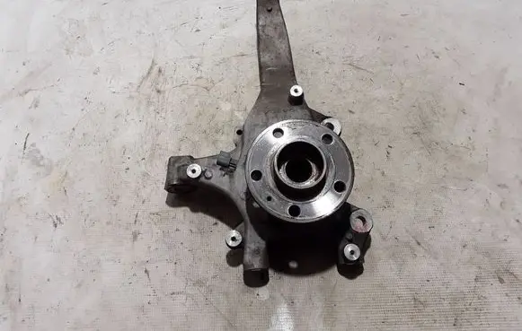 Volvo XC90 Front wheel hub 32298140
