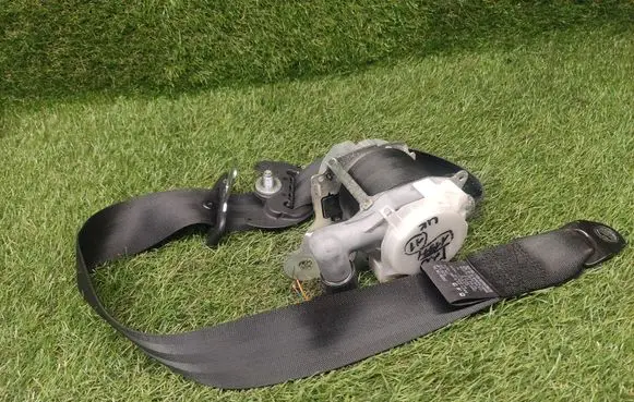 Hyundai i20 (PB PBT) Front seatbelt 888701J200