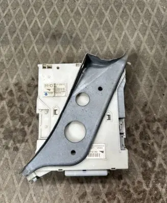 Lexus GS 300 350 430 450H Fuse module 8273030272 6H080935