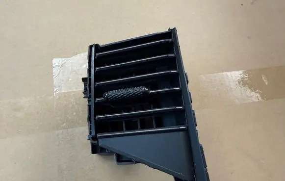 Volkswagen Amarok II Dash center air vent grill