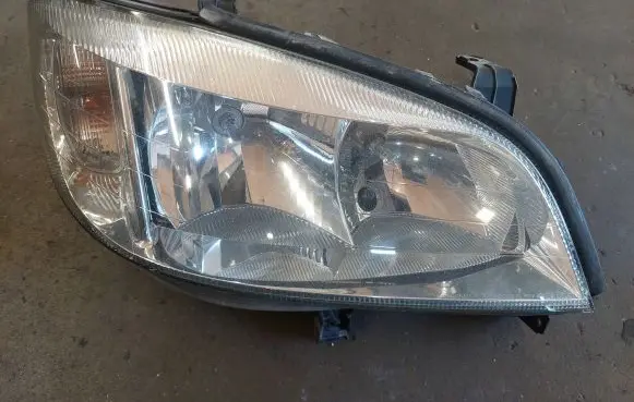 Opel Zafira A Headlight/headlamp 89100055