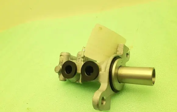 Citroen C4 III e-C4 Master brake cylinder 32672071