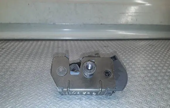 Volvo XC90 Tailgate lock latch 30649107