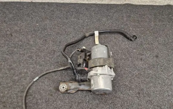 BMW 5 G30 G31 Vacuum pump 6880628