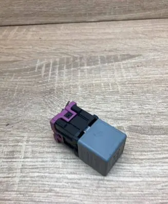 Audi A6 S6 C6 4F Other relay 8D0951253A V23134B52X301 WithPlug