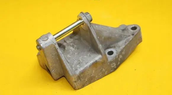 Peugeot 607 Engine mounting bracket 9631568980
