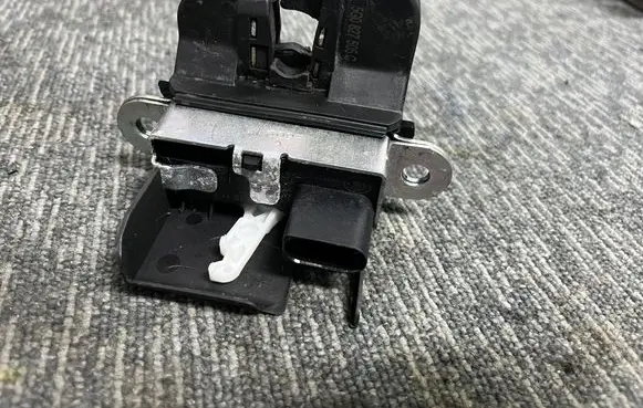 Volkswagen Golf VII Tailgate/trunk/boot lock/catch/latch 5G0827505C