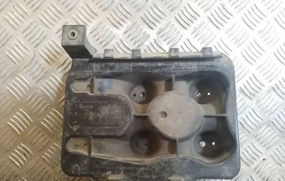 Battery tray