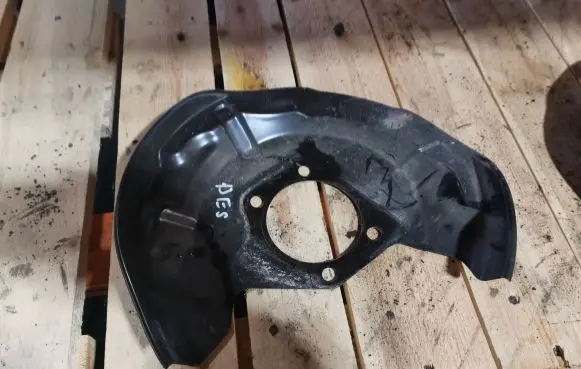 Nissan Qashqai Rear brake disc plate dust cover 