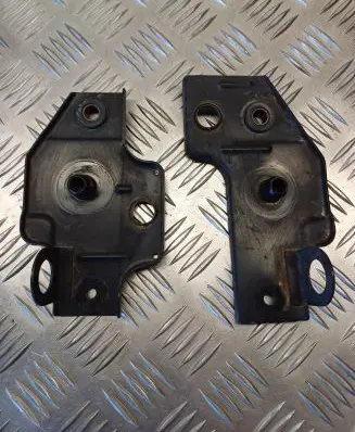 Toyota Avensis T270 Radiator mount bracket
