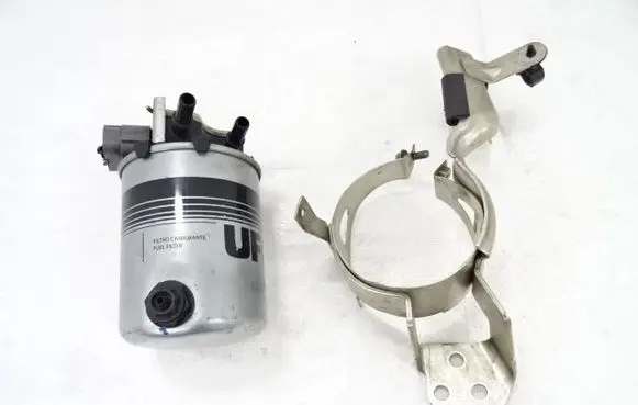 Renault Kadjar Fuel filter housing 2409501