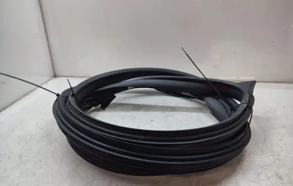 Front door rubber seal