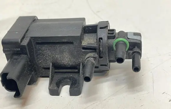 Peugeot 208 Turbo solenoid valve 9674084680 4297483 171121718