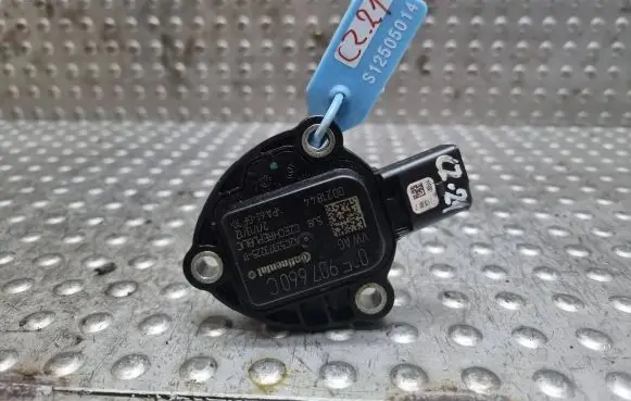 Audi A4 S4 B5 8D Oil level sensor 03F907660C