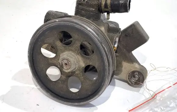 Honda CR-V Power steering pump