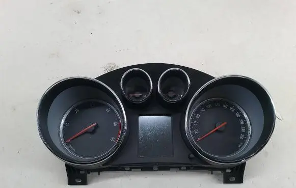 Speedometer (instrument cluster)