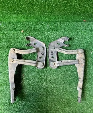 Audi A1 Engine bonnet/hood hinges