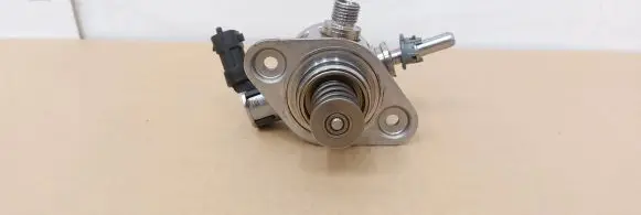 Hyundai Tucson TL Fuel injection high pressure pump 353202B220