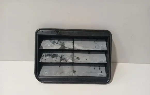 BMW 3 G20 G21 Quarter panel pressure vent 9176945