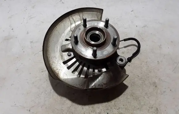 Chrysler Pacifica Front wheel hub 68189018AB