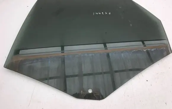 Volvo S90, V90 Rear door window glass