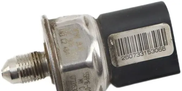 Volkswagen PASSAT B6 Fuel pressure sensor 03C906051D