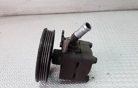 Nissan Almera N16 Power steering pump 