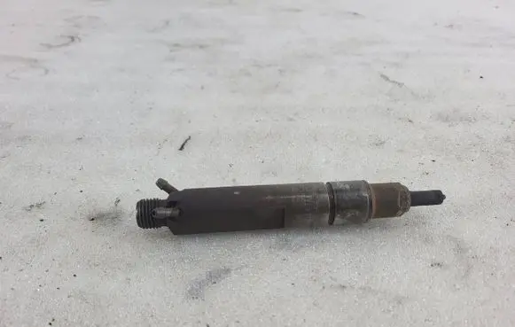 Volkswagen PASSAT B4 Fuel injector 028130201T