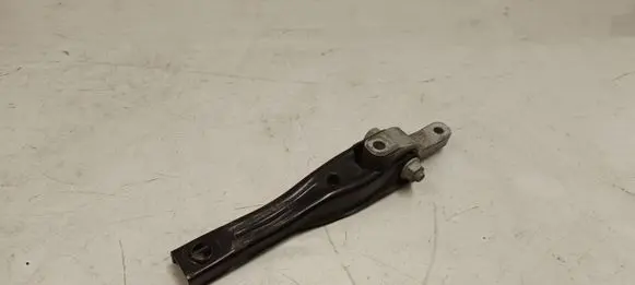 Engine mount bracket